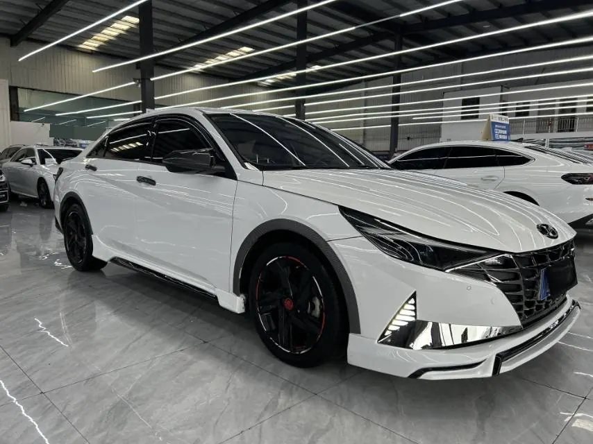 Hyundai 2022 Elantra -3-compartment 1.5 stepless LUX premium automatic gear 3