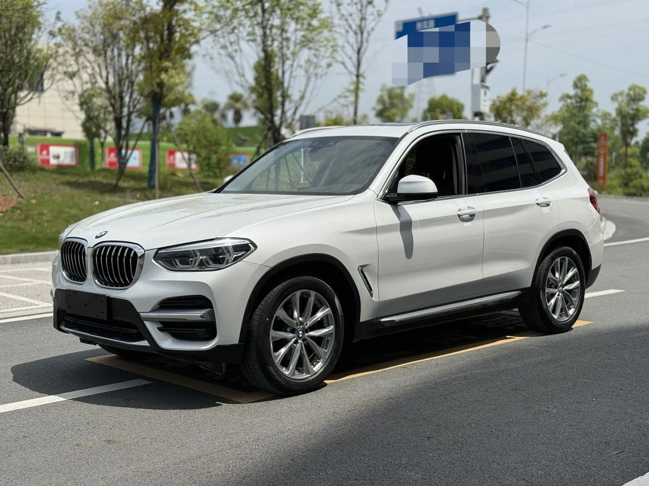 Открыть галерею: BMW 2021 X3 xDrive25i 2.0T luxury set automatic gear