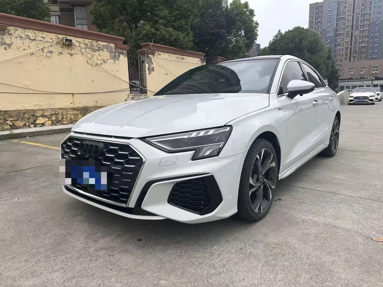Открыть галерею: Audi 2023 A3L Limousine 1.4TFSI 35TFSI Luxury Sport Automatic