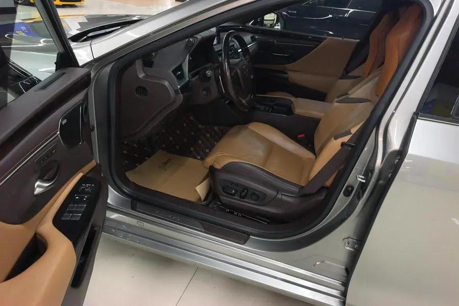 Lexus ES (Imported) 2020 ES300h 2.5 Stepless Administrative Edition Automatic Gear 5