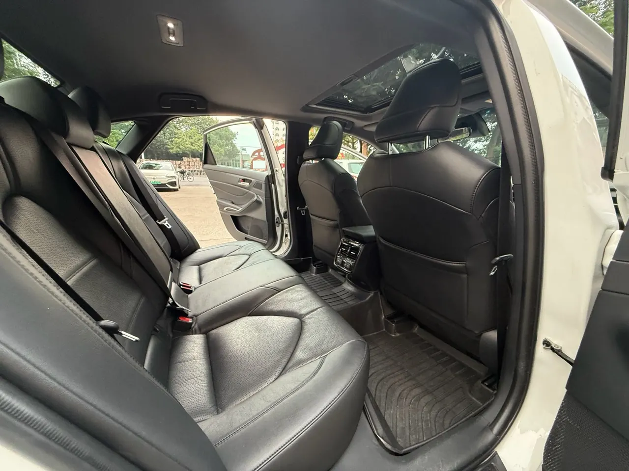Toyota 2022 Asian Dragon 2.0 Stepless XLE Premium Edition Automatic Gear 10