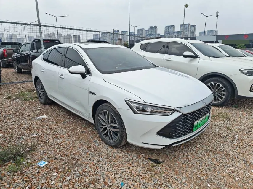 BYD 2023 Qin PLUS DM-i 1.5 stepless champion version leading 120KM automatic gear 2