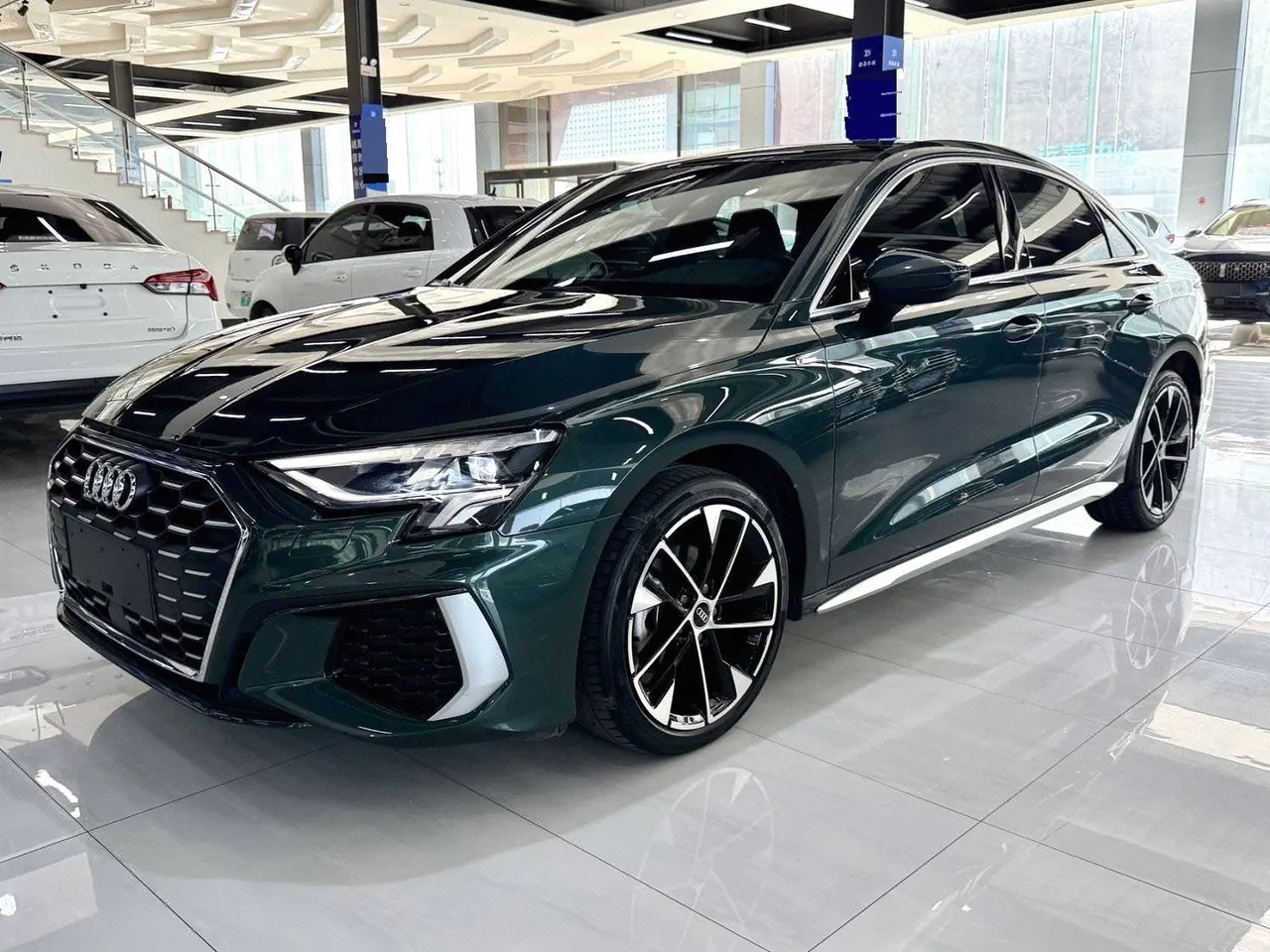 打开图片灯箱:Audi 2023 A3L Limousine 1.4TFSI 35TFSI Fashion Sports (Modified) Automatic