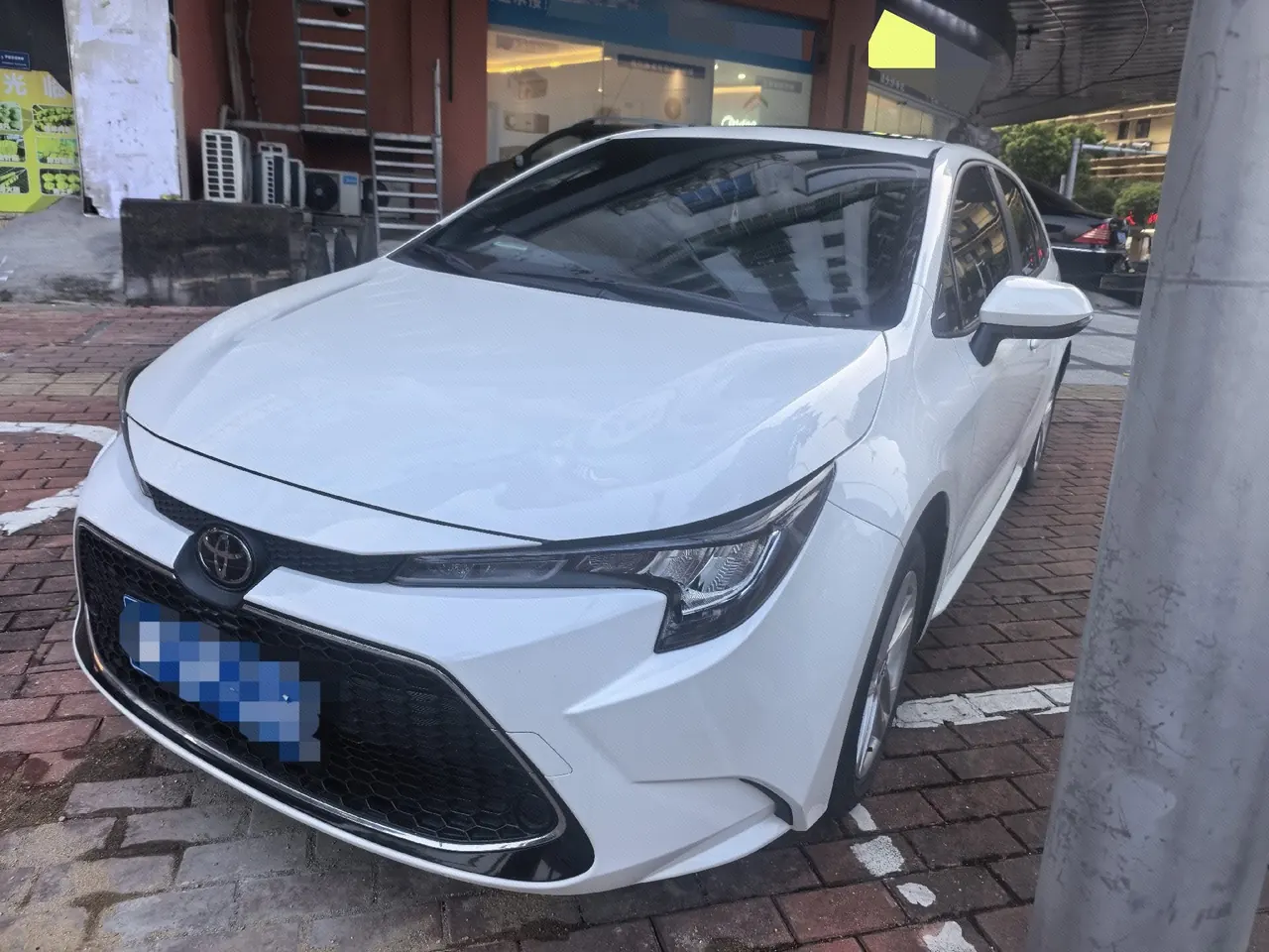 Open image lightbox: Toyota 2022 Lei Ling 1.2T Stepless 185T Deluxe Automatic Gear