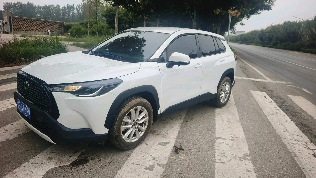 打开图片灯箱:Toyota 2024 Corolla Cross 2.0 CVT Pioneer Edition, Automatic Transmission