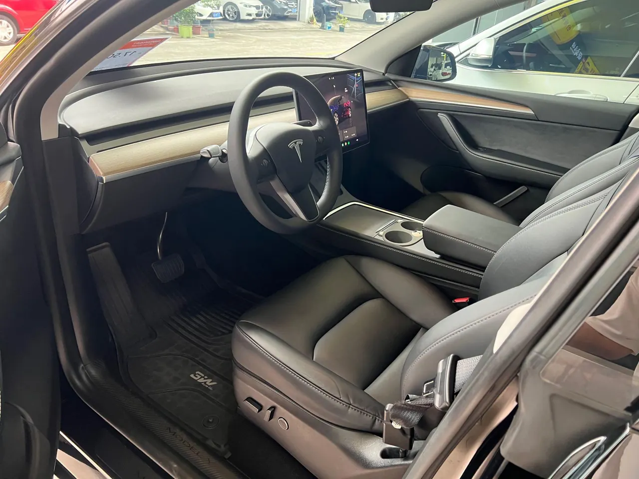 Tesla 2022 Model Y rear-wheel drive version (facelift) automatic gear 3