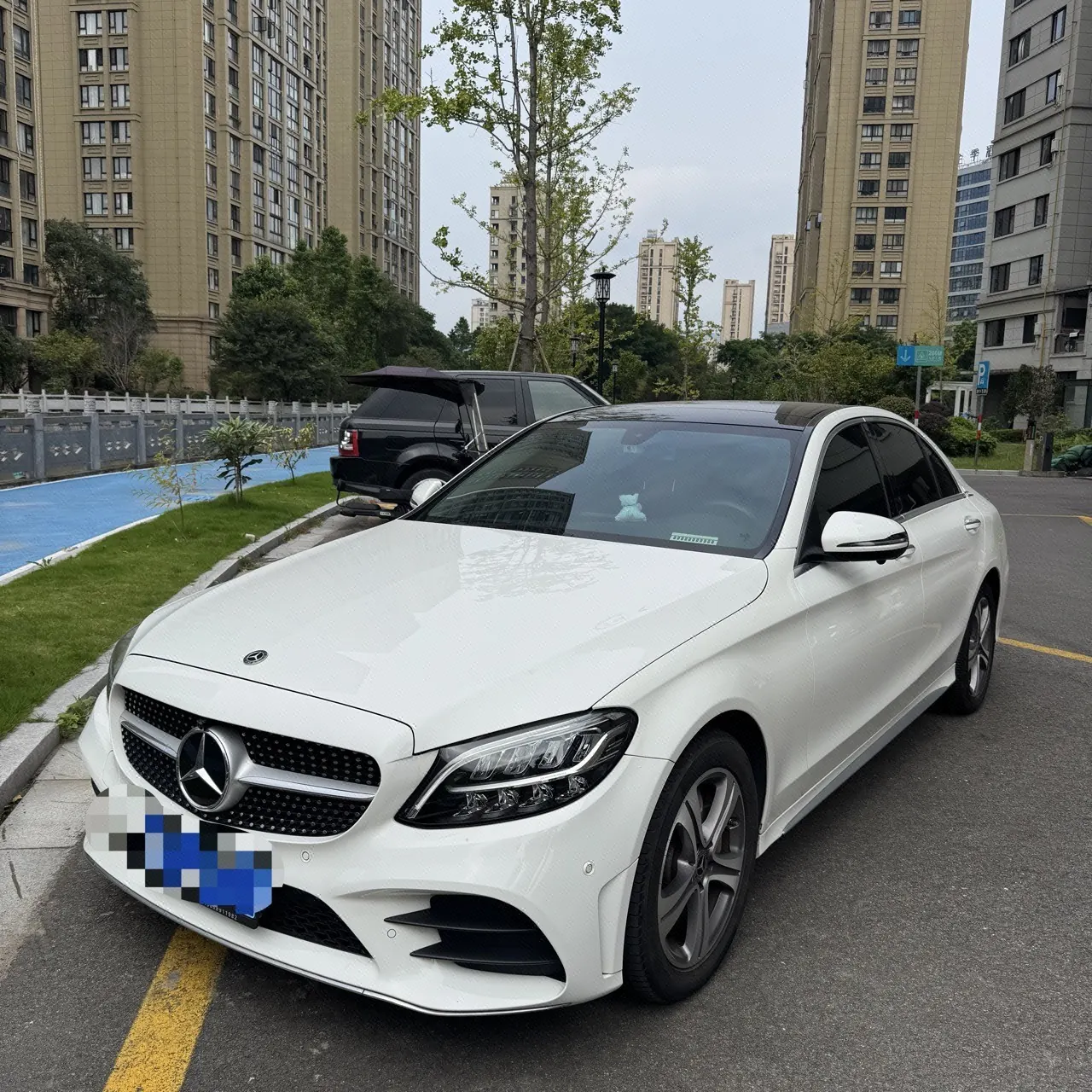 Открыть галерею: Mercedes Benz Class C 2021 C 260 L 48V 1.5T Sports Edition Automatic Gear