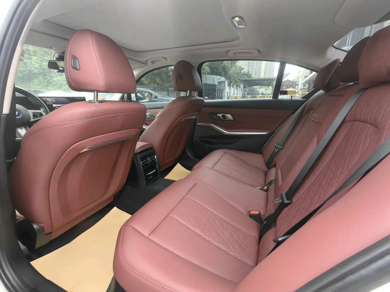 BMW 2024 i3 eDrive 35 L automatic gear 8