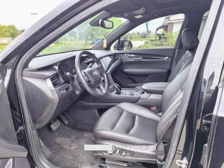 Cadillac 2022 XT6 48V 2.0T 6-seat two-wheel drive luxury automatic gear 3