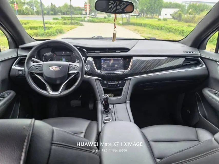 Cadillac 2022 XT6 48V 2.0T 6-seat two-wheel drive luxury automatic gear 4