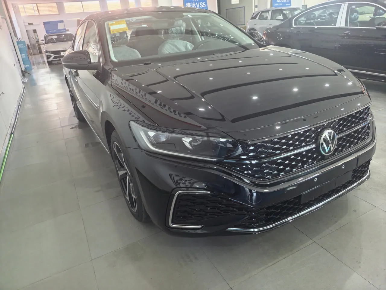 Volkswagen 2026 Passat 2.0TSI 380TSI outstanding star dragon version automatic gear 3