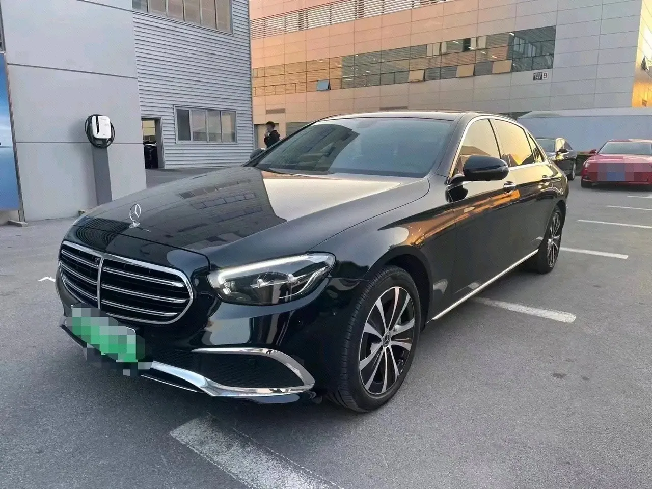 打开图片灯箱:Mercedes Benz Class E New Energy 2022 E 350 e L 2.0T (Change 2) Automatic Gear