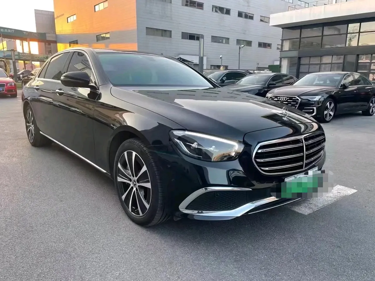 Mercedes Benz Class E New Energy 2022 E 350 e L 2.0T (Change 2) Automatic Gear 2