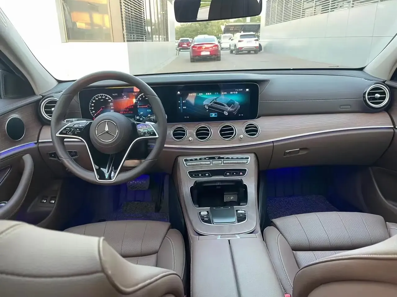 Mercedes Benz Class E New Energy 2022 E 350 e L 2.0T (Change 2) Automatic Gear 4
