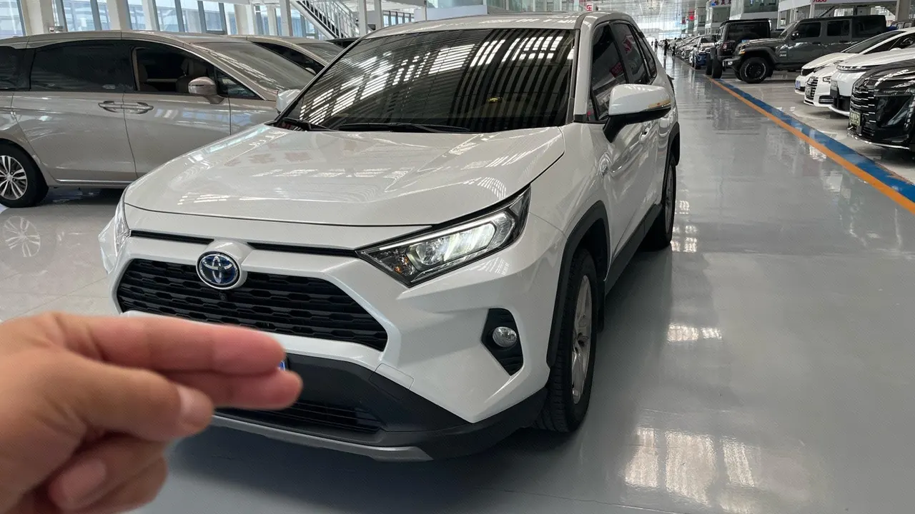 Открыть галерею: Toyota 2023 RAV4 Rongfang Double Engine 2.5 Stepless Two-Drive Elite Automatic Gear