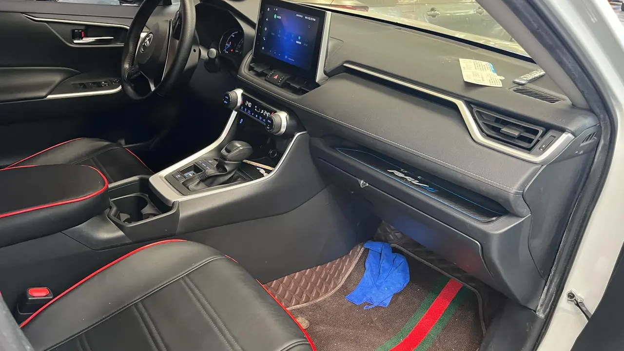 Toyota 2023 RAV4 Rongfang Double Engine 2.5 Stepless Two-Drive Elite Automatic Gear 5