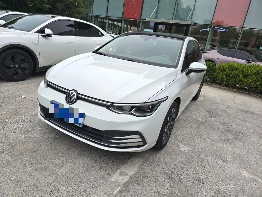 Открыть галерею: Volkswagen 2021 Golf 8 PRO 1.4TSI 280TSI Automatic