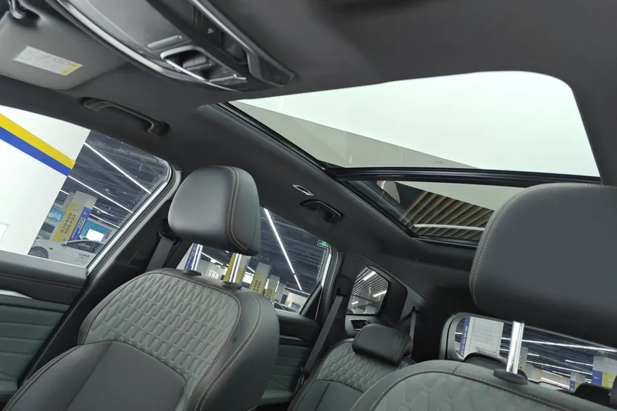 Geely 2024 Hao Yue L 2.0TD Luxury Automatic Transmission 4