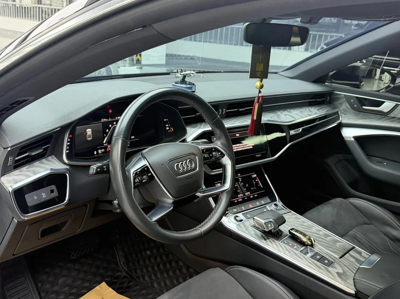 Audi 2022 A7L 2.0TFSI 45TFSI S-line Zhumeng Automatic 3