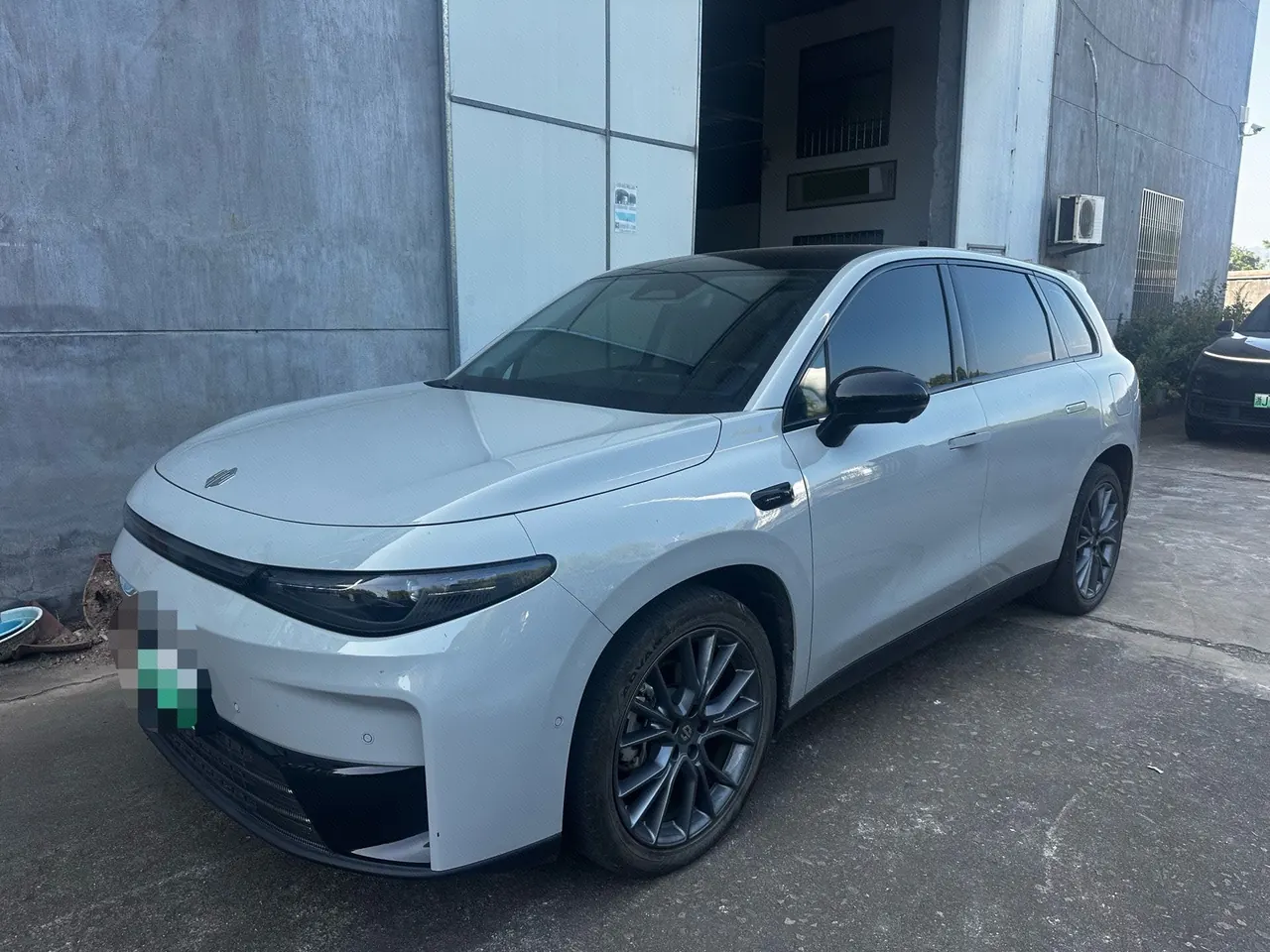 Открыть галерею: Leapmotor 2024 C 10 210 Smart Edition Automatic Gear