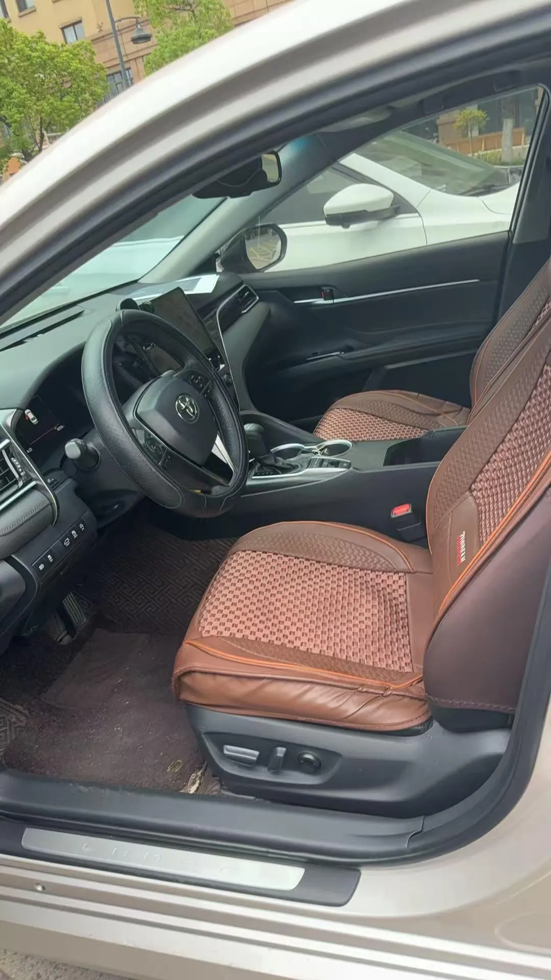 Toyota 2021 Camry 2.5G Deluxe Edition Automatic Gear 2