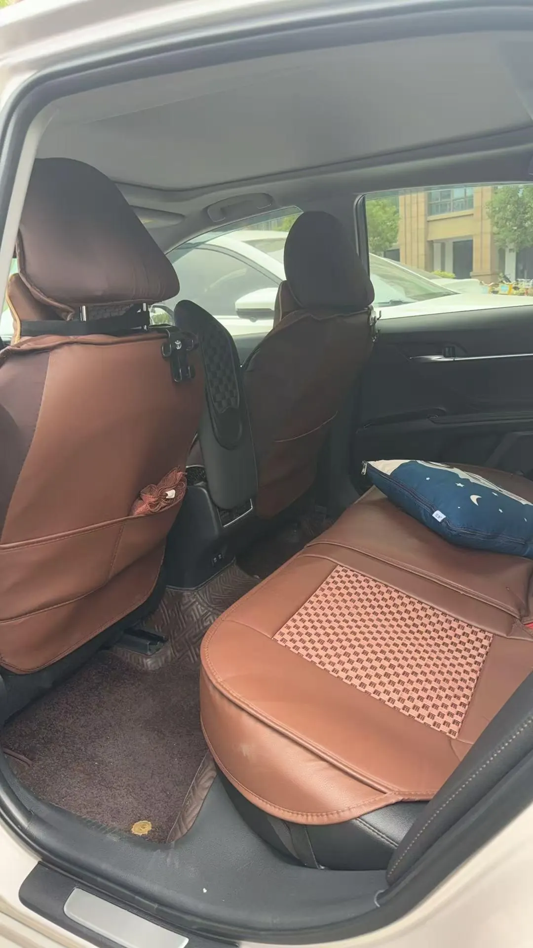Toyota 2021 Camry 2.5G Deluxe Edition Automatic Gear 3