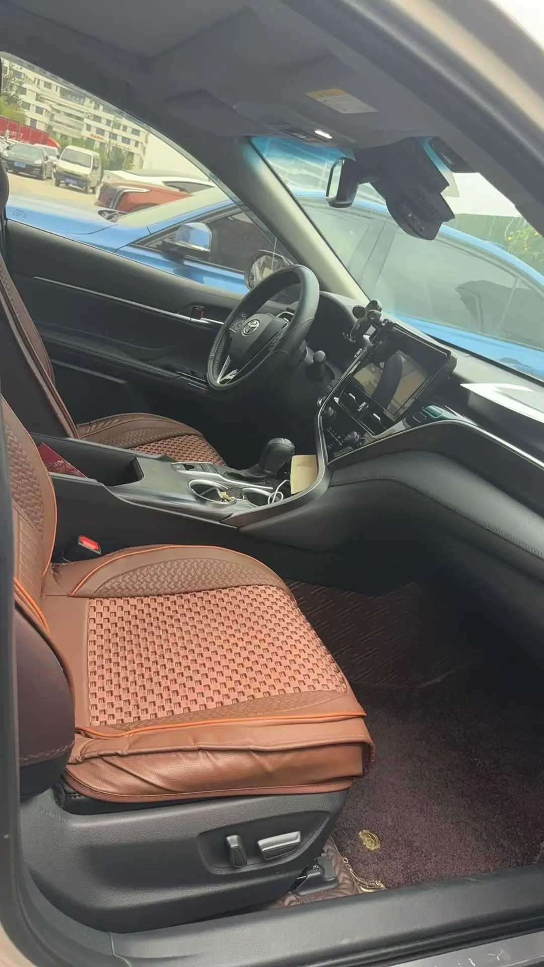 Toyota 2021 Camry 2.5G Deluxe Edition Automatic Gear 6