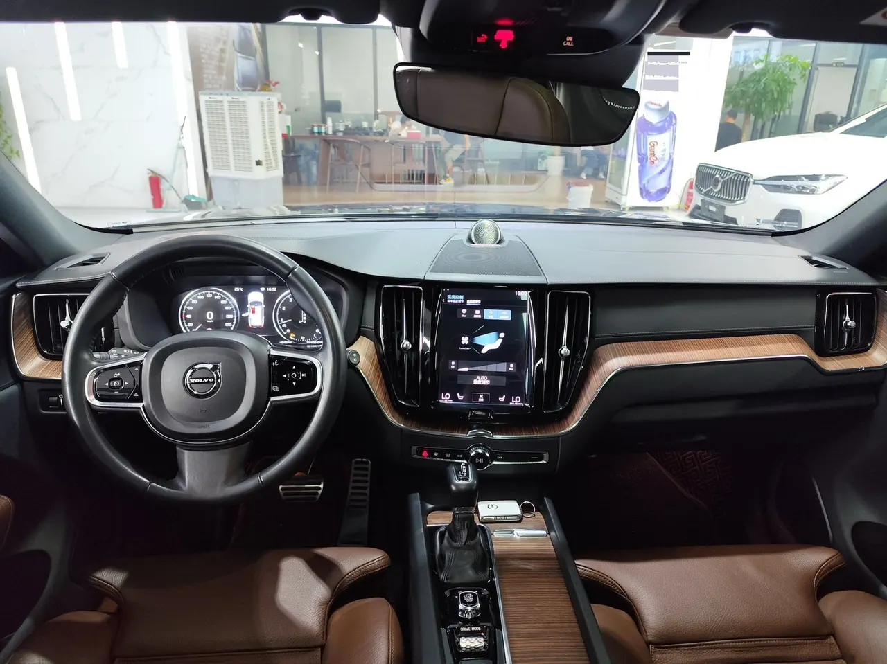 Volvo 2021 XC60 2.0T T5 4-wheel drive Zhiyuan Deluxe Edition Automatic Gear 3