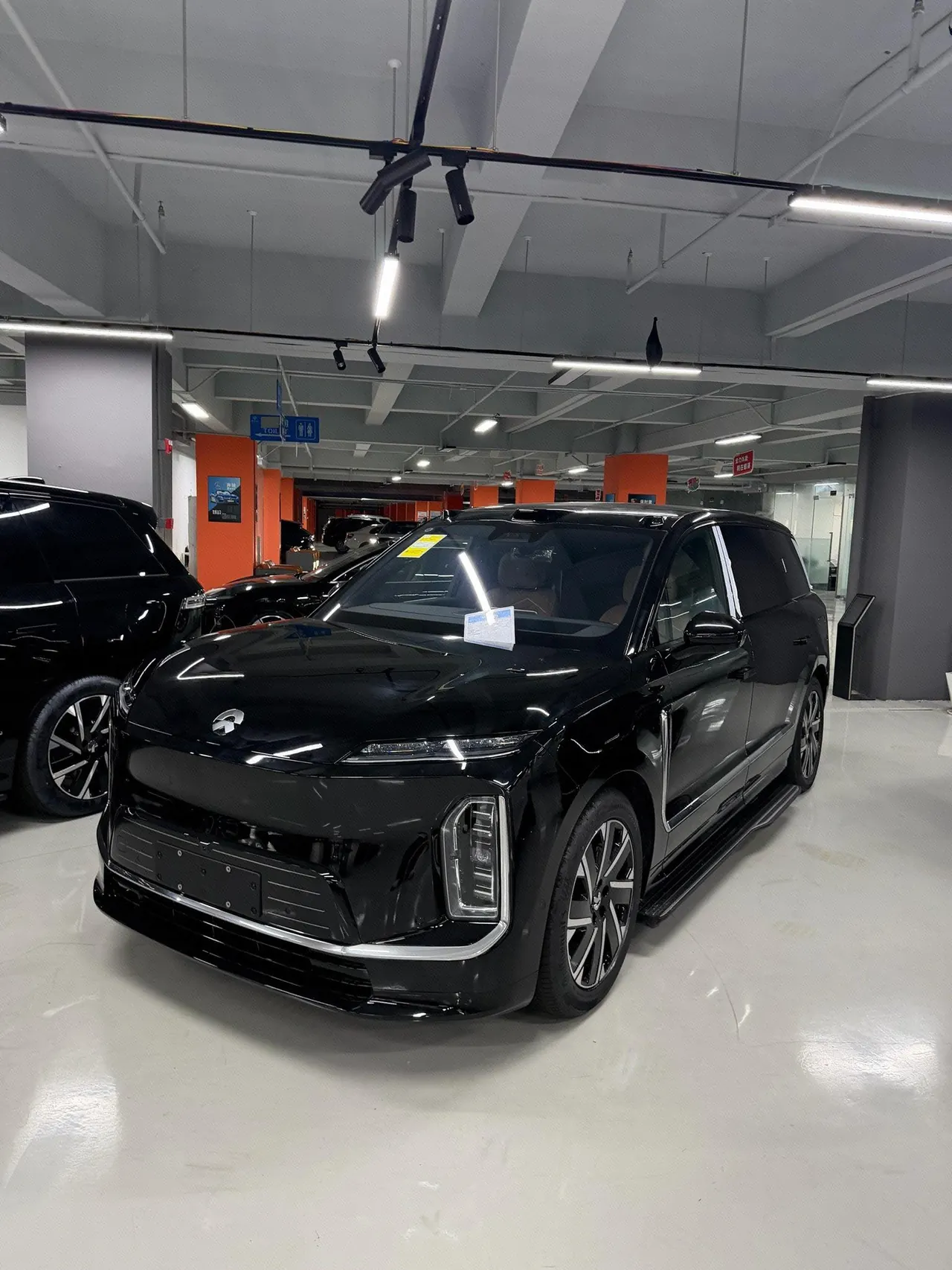 NIO 2026 ES 9 102kWh Executive Island Deluxe Automatic Gear - View 1