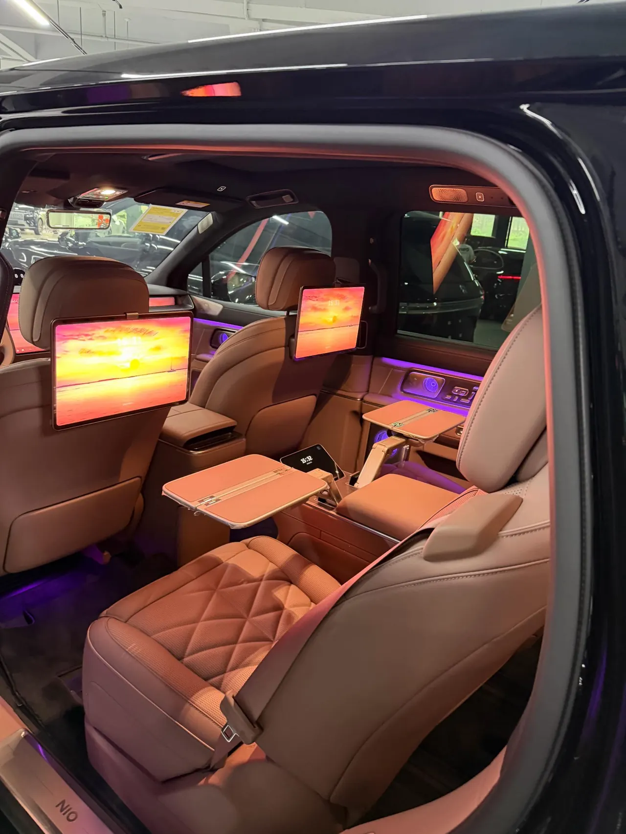 NIO 2026 ES 9 102kWh Executive Island Deluxe Automatic Gear 11