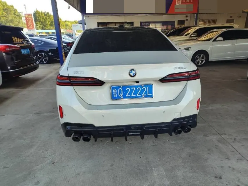 BMW 5 Series 2026 model 530Li 48V 2.0T Leading Edition M Sport Package Automatic 3