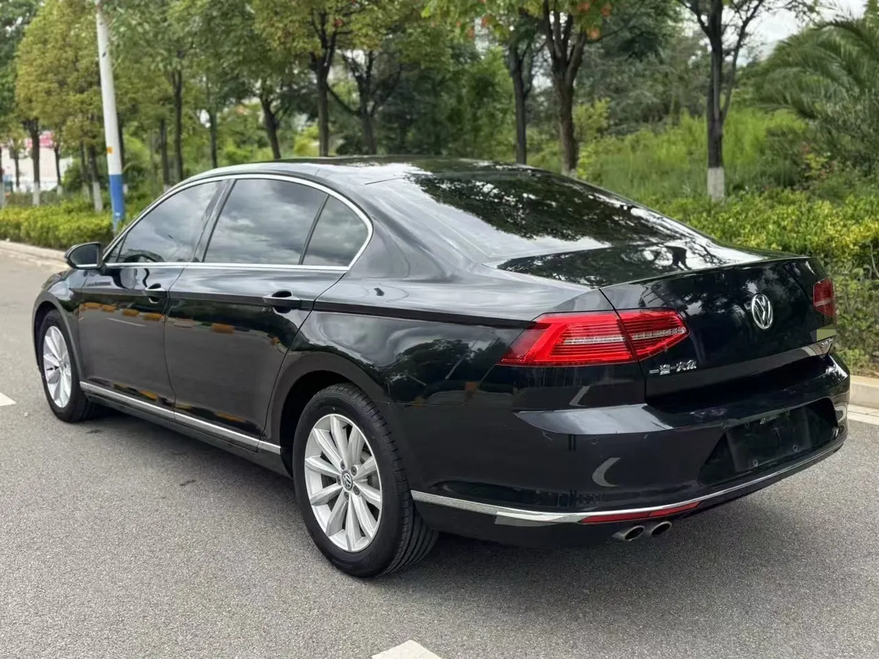 Volkswagen 2020 Magotan 2.0TSI 330TSI luxury automatic transmission 9