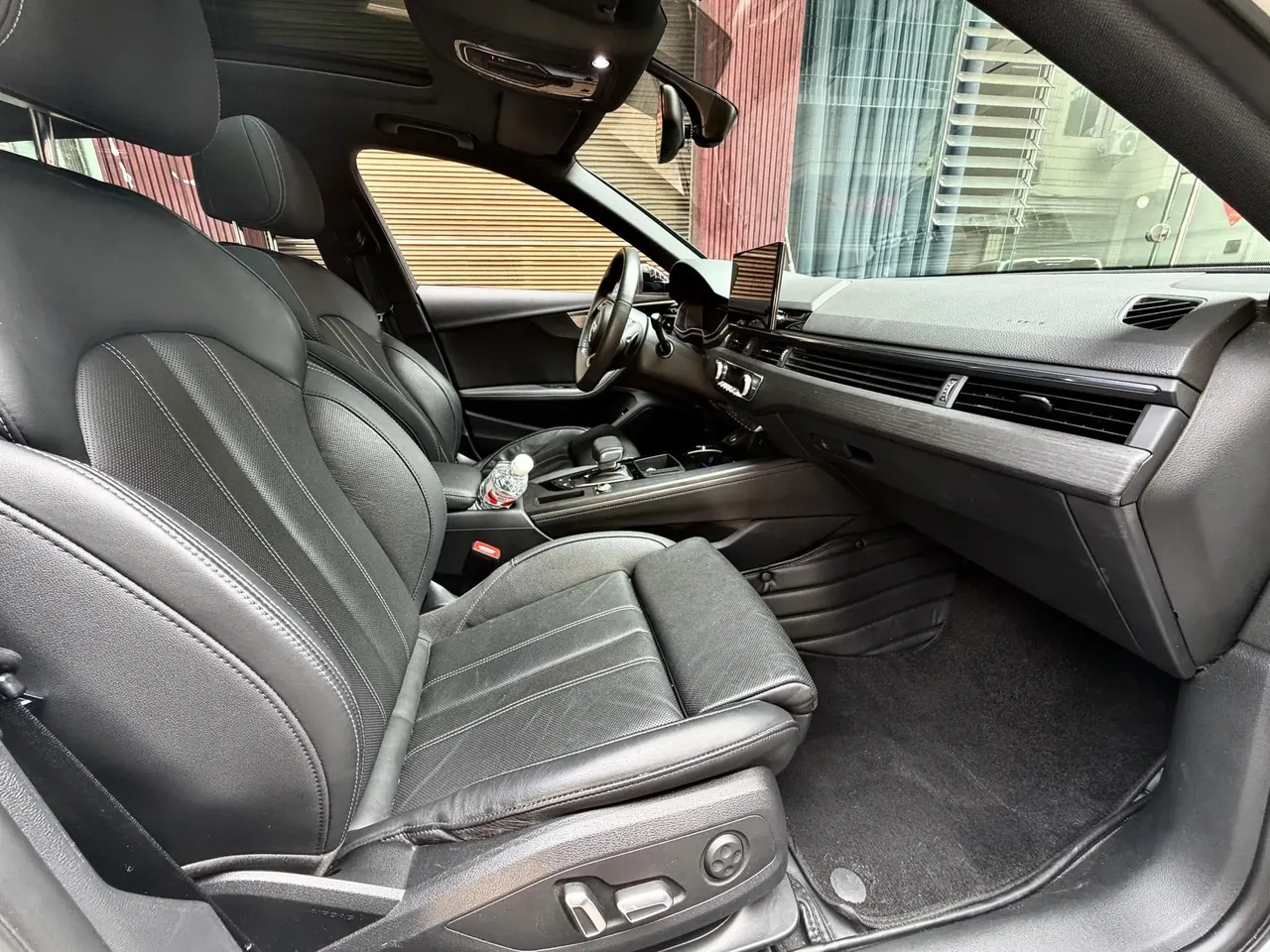 Audi 2024 A4L 2.0TFSI 40TFSI Deluxe Dynamic Automatic 2