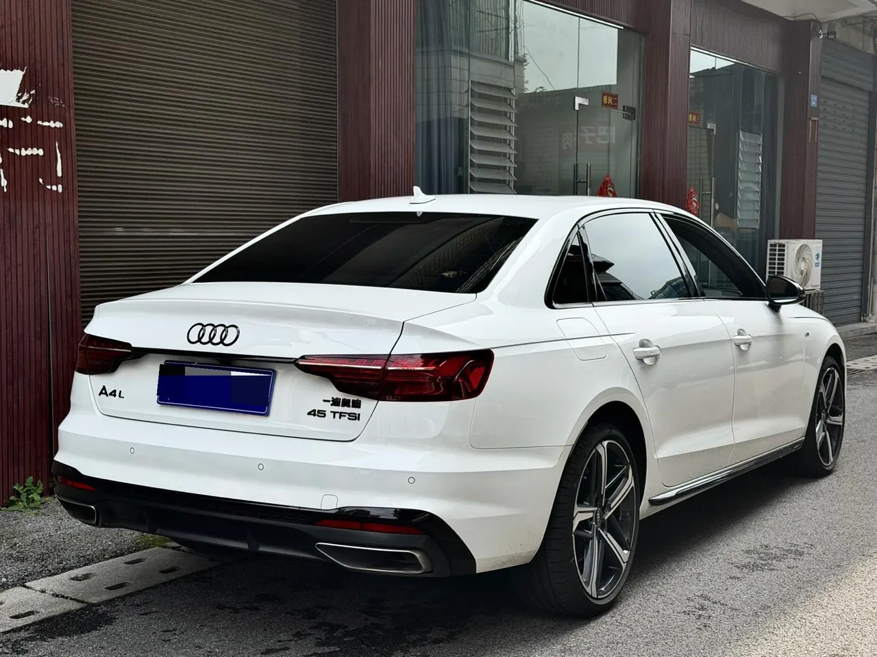 Audi 2024 A4L 2.0TFSI 40TFSI Deluxe Dynamic Automatic 5
