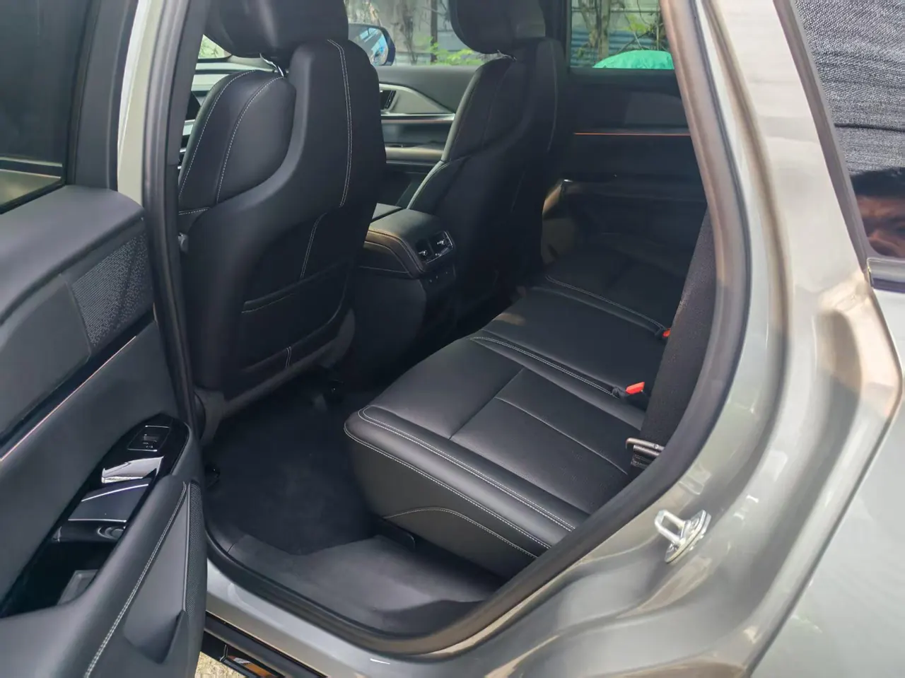 Cadillac 2026 XT5 48V 2.0T Luxury Automatic Gear 3