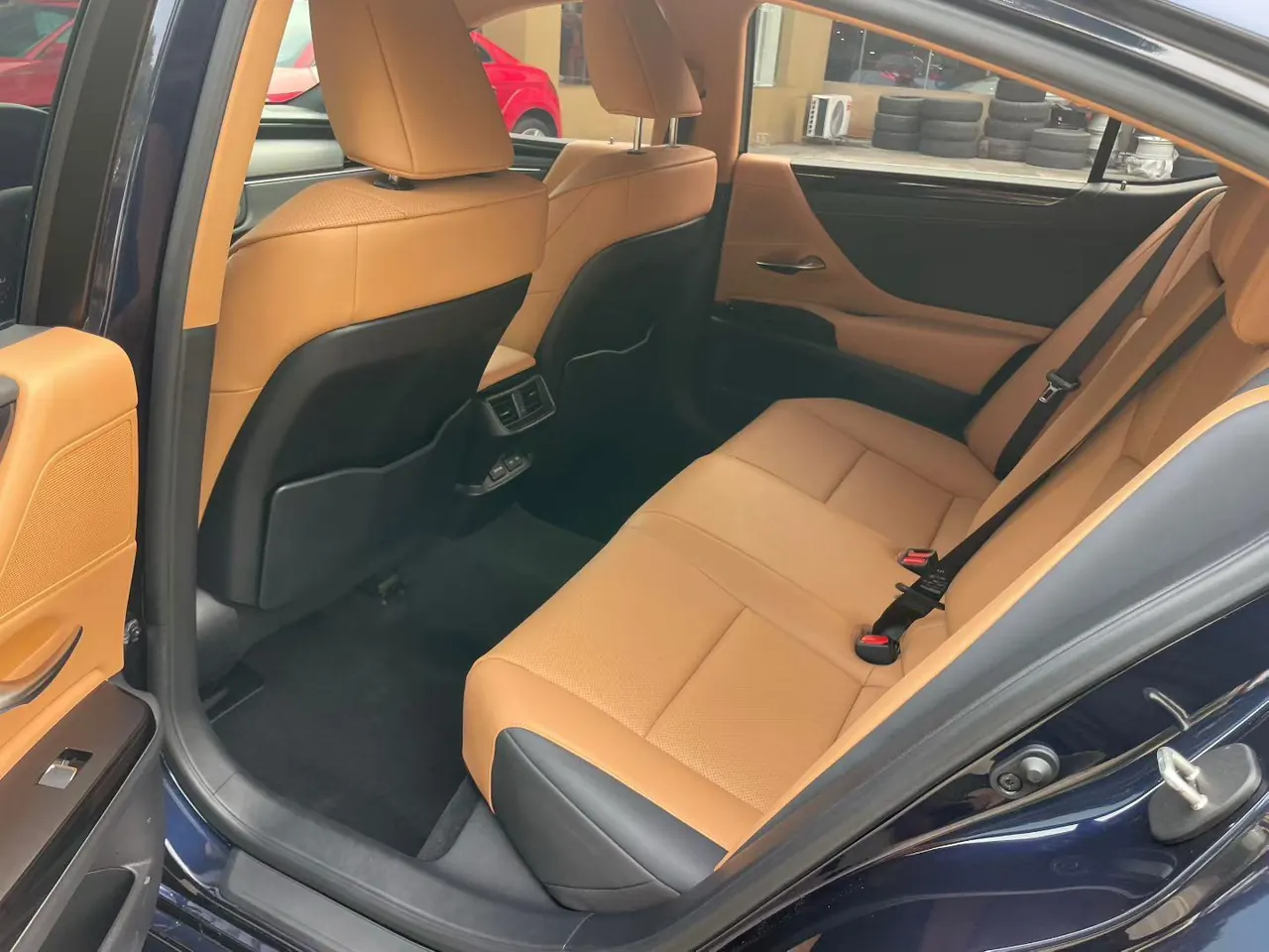 Lexus ES (Imported) 2022 ES200 2.0 Stepless Premium Edition Automatic Gear 6