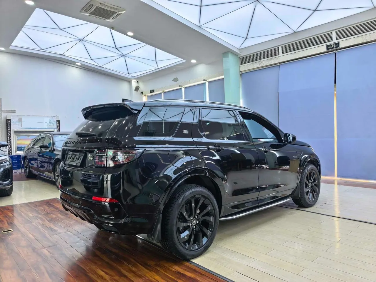 Land Rover 2023 Discovery Sports Edition 48V 2.0T 249PS R-Dynamic S Performance Edition Automatic Gear 7