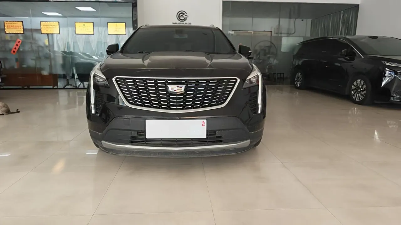 Cadillac 2020 XT4 2.0T 28T Two-Drive Luxury Automatic Gear 2