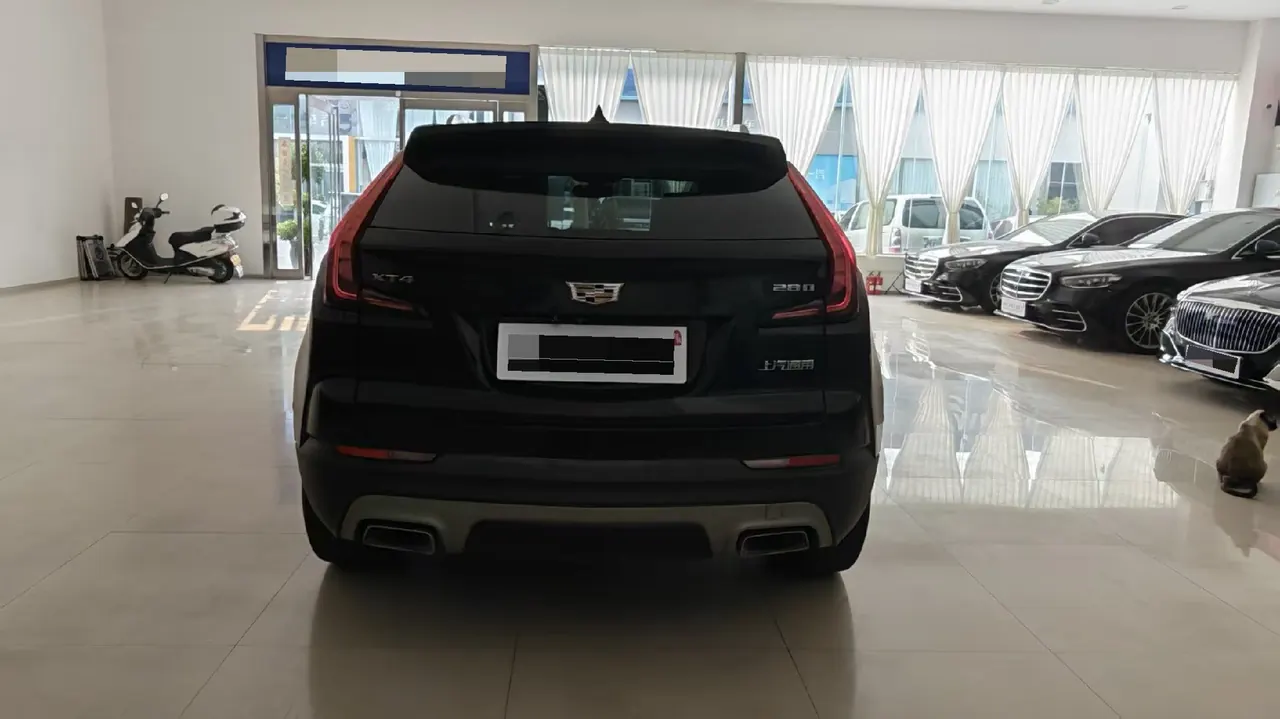 Cadillac 2020 XT4 2.0T 28T Two-Drive Luxury Automatic Gear 4