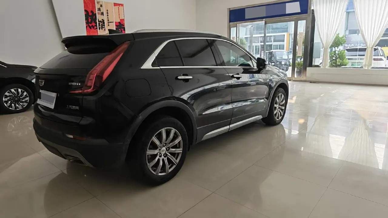 Cadillac 2020 XT4 2.0T 28T Two-Drive Luxury Automatic Gear 6