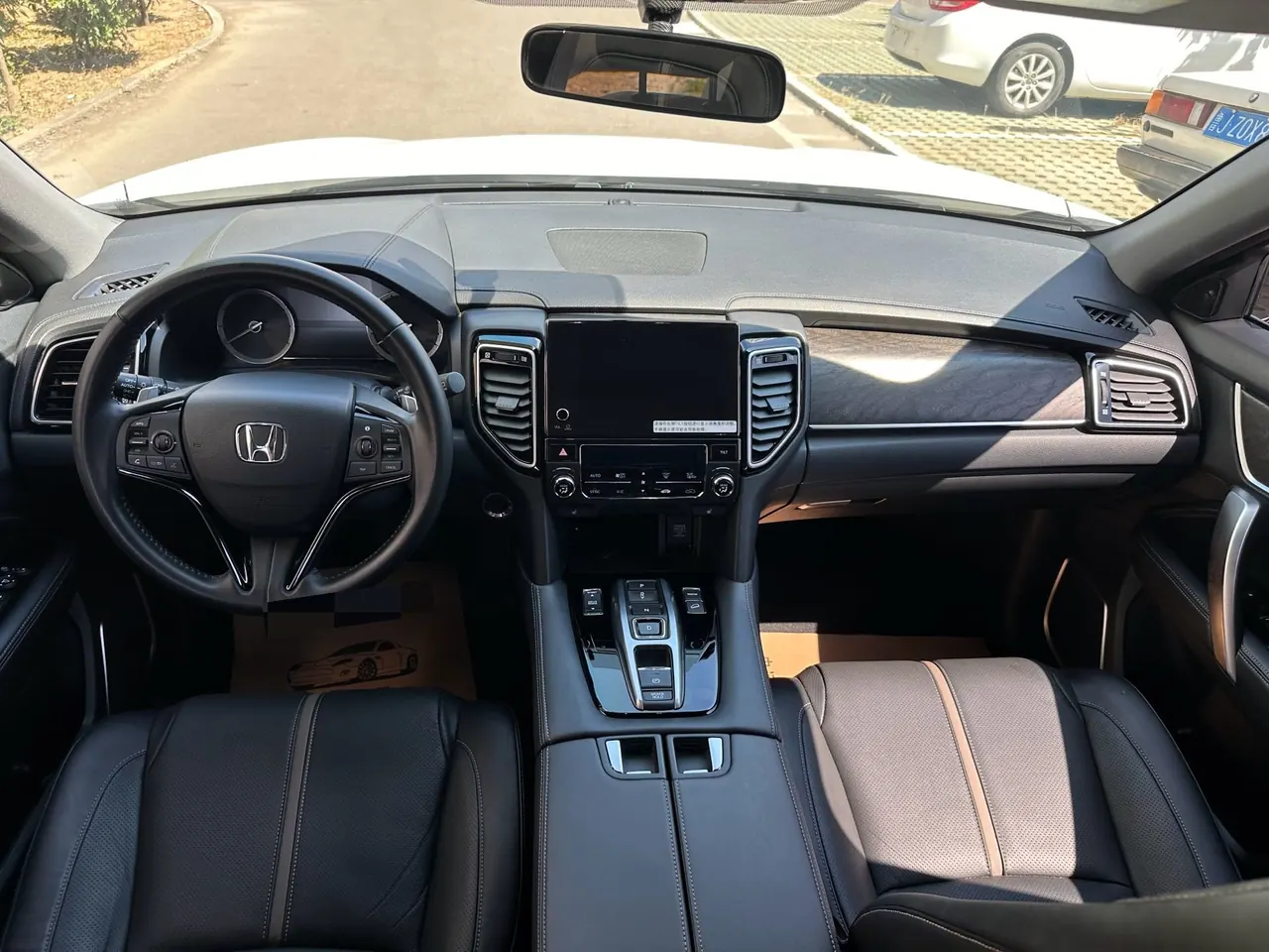 Honda 2020 UR-V 2.0T 370TURBO two-drive elegant version of automatic gear 6