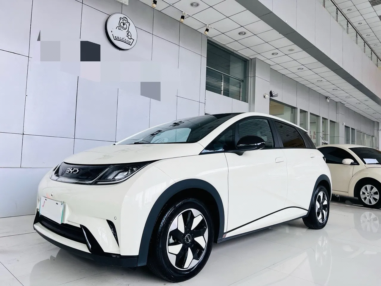 Открыть галерею: BYD 2024 Dolphin Glory 420km Free Automatic