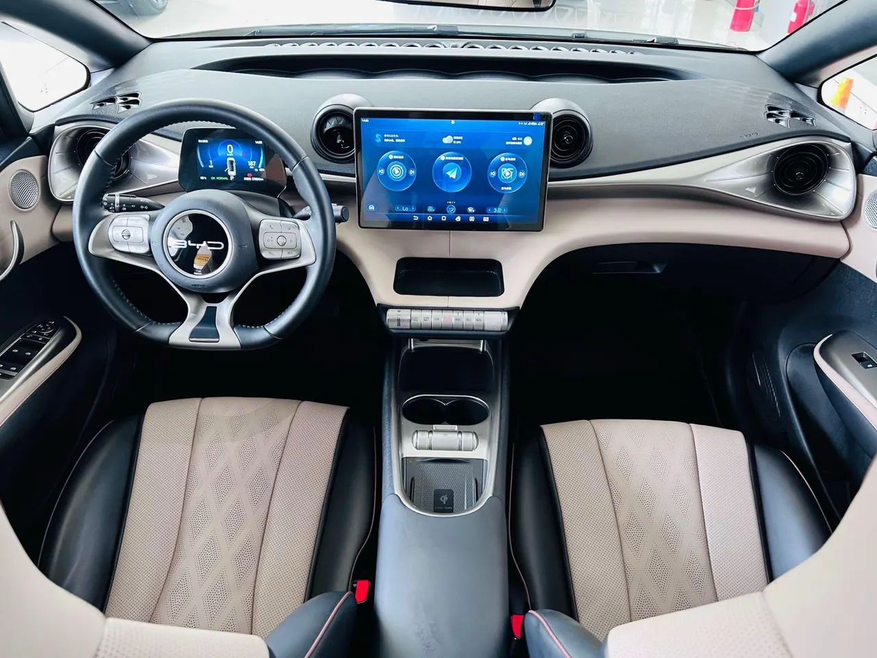BYD 2024 Dolphin Glory 420km Free Automatic 9