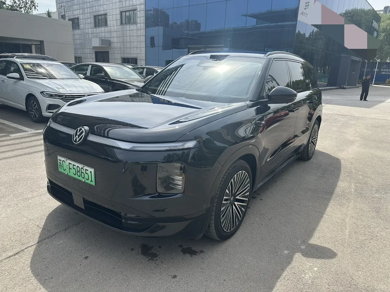 Volkswagen 2026 ID.ERA 9X Max 4-wheel drive automatic gear - View 1