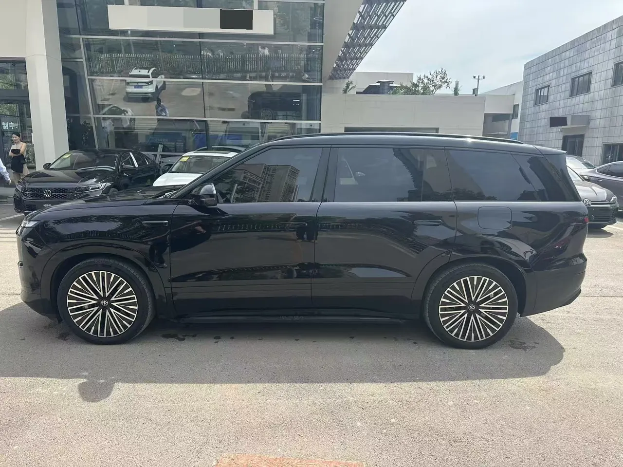 Volkswagen 2026 ID.ERA 9X Max 4-wheel drive automatic gear 2
