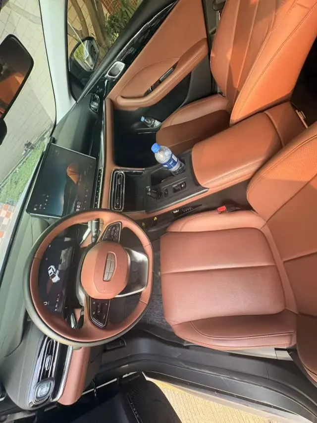 Geely 2026 Emgrand – Sedan 1.5T Flagship Automatic 4