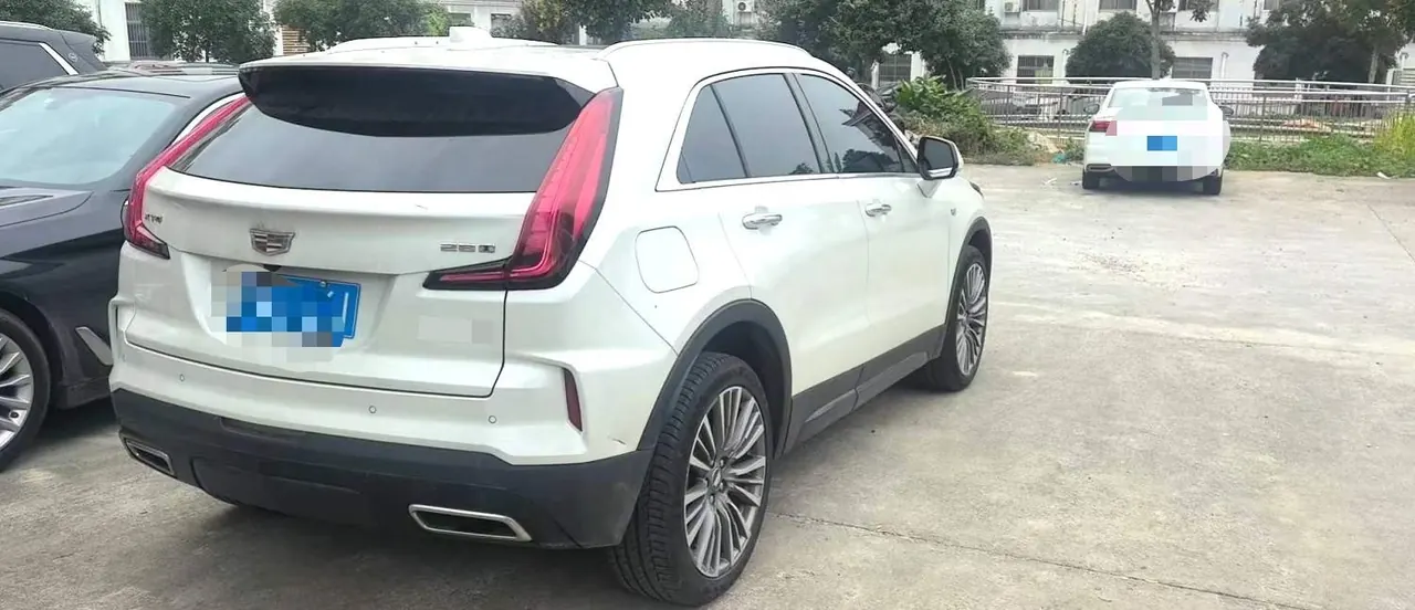 Cadillac 2024 XT4 48V 2.0T 28T two-wheel drive distinguished automatic gear 4