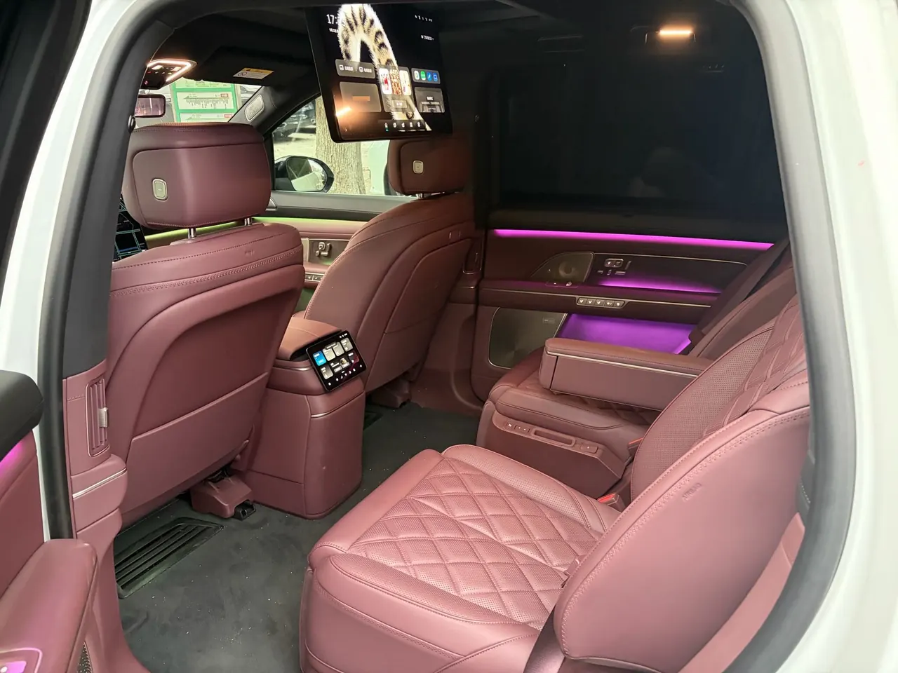 NIO 2026 ES8 6‑Seater Executive Signature Edition Automatic Transmission 3