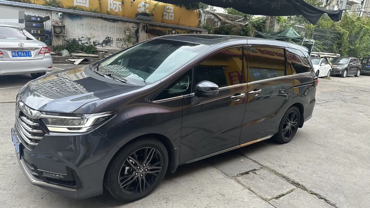 Открыть галерею: Honda 2022 Odyssey Hybrid 2.0 Stepless Sharp Extreme Edition Automatic Gear