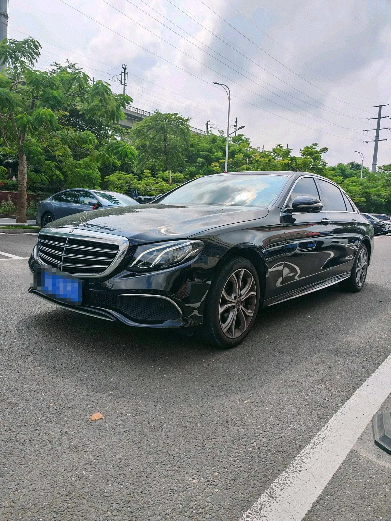 Открыть галерею: Mercedes Benz E-Class 2020 E 300 L 2.0T Sports Fashion Automatic Gear
